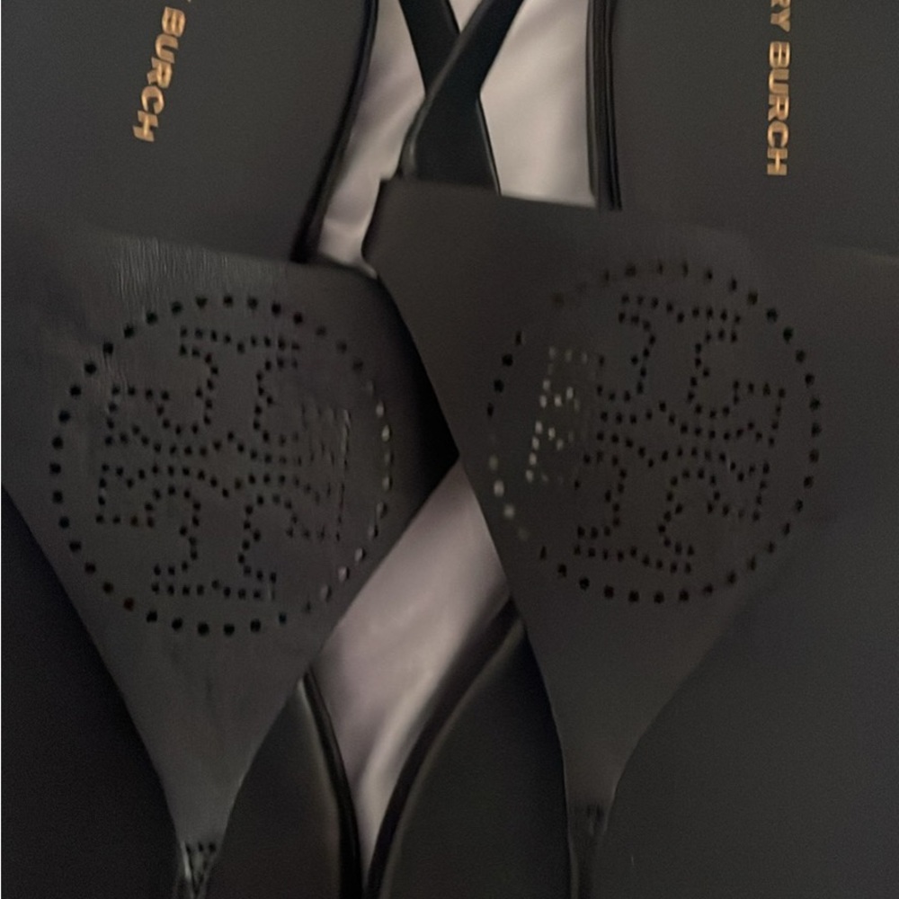 Tory Burch Black Sandals Elegant Design